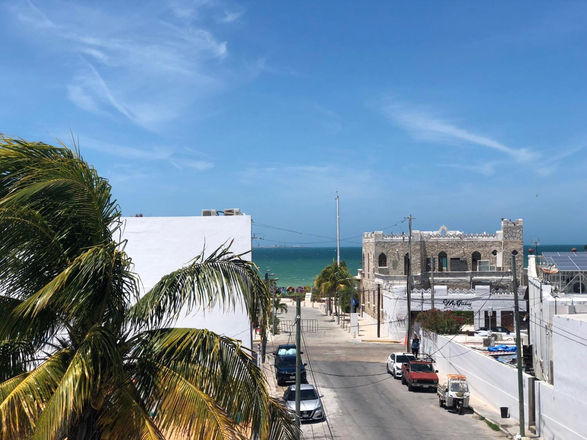 Malecon Beach House In Progreso 1 Block From Beach 外观 照片